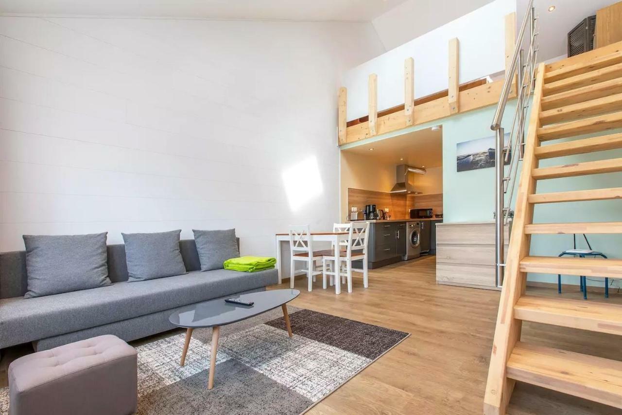 Domaine Des Ecuries - Appartements Meubles A טלואר מראה חיצוני תמונה