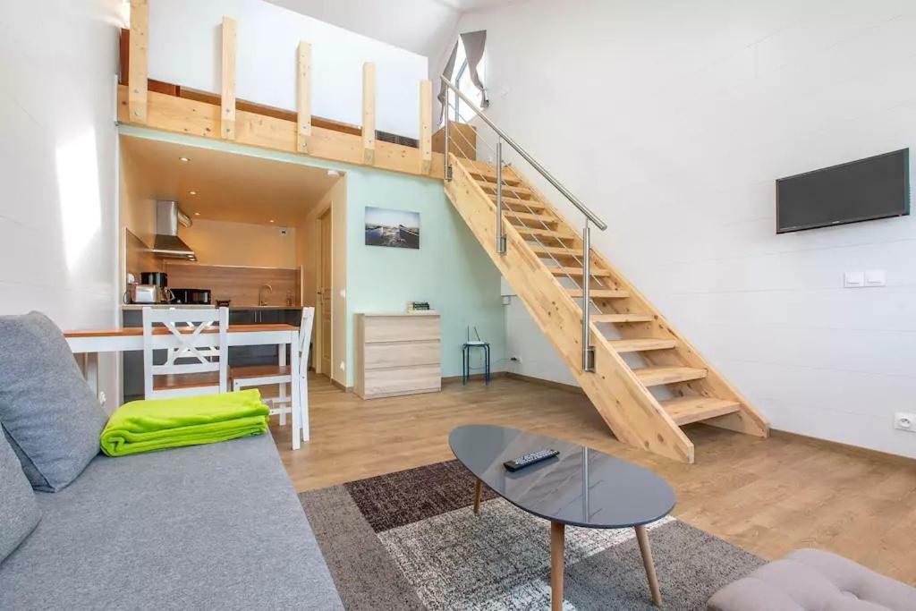 Domaine Des Ecuries - Appartements Meubles A טלואר מראה חיצוני תמונה