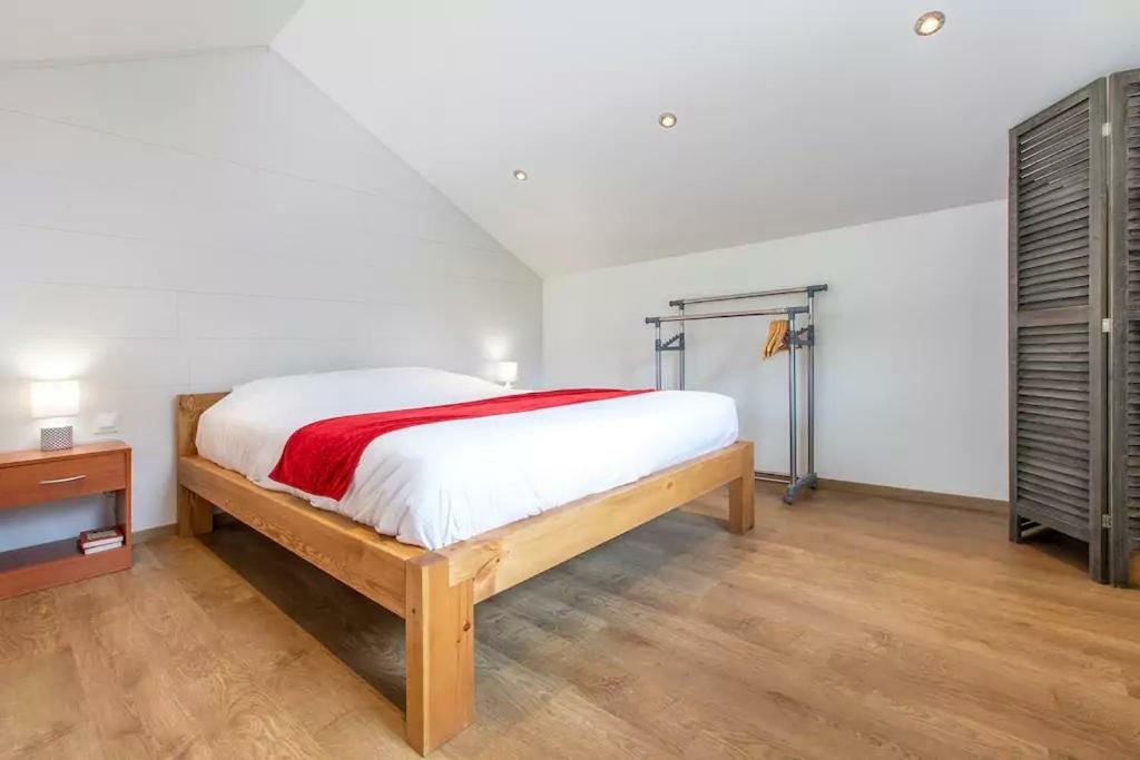 Domaine Des Ecuries - Appartements Meubles A טלואר מראה חיצוני תמונה