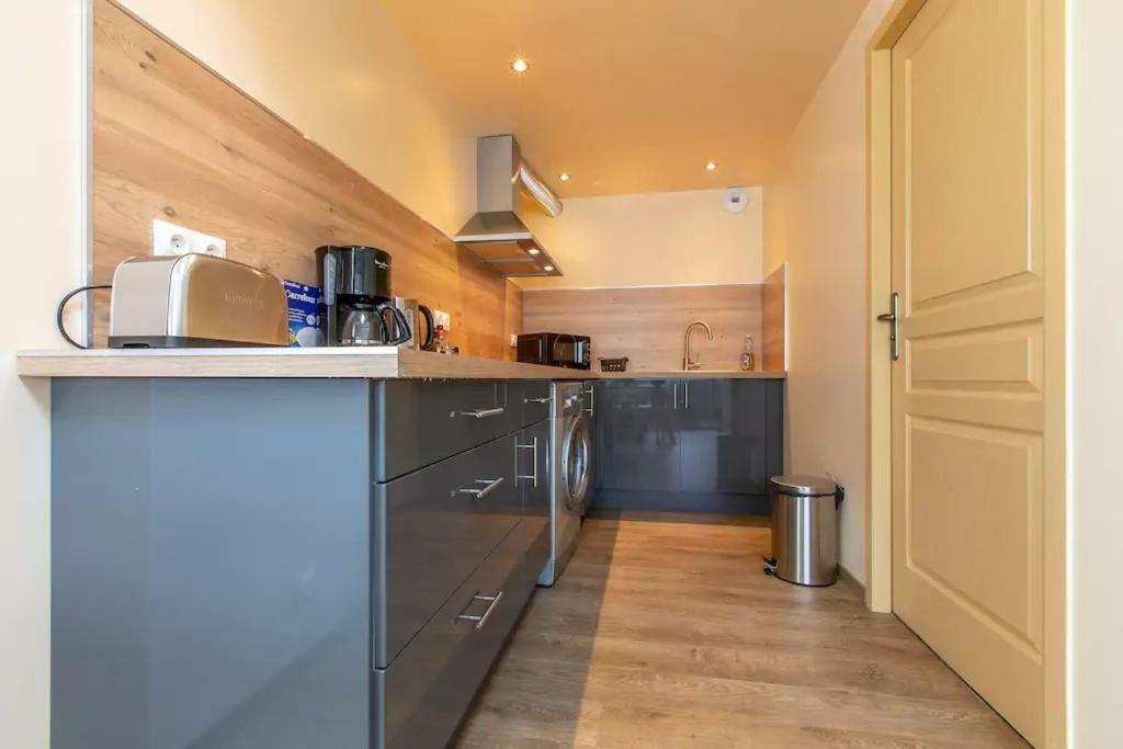 Domaine Des Ecuries - Appartements Meubles A טלואר מראה חיצוני תמונה