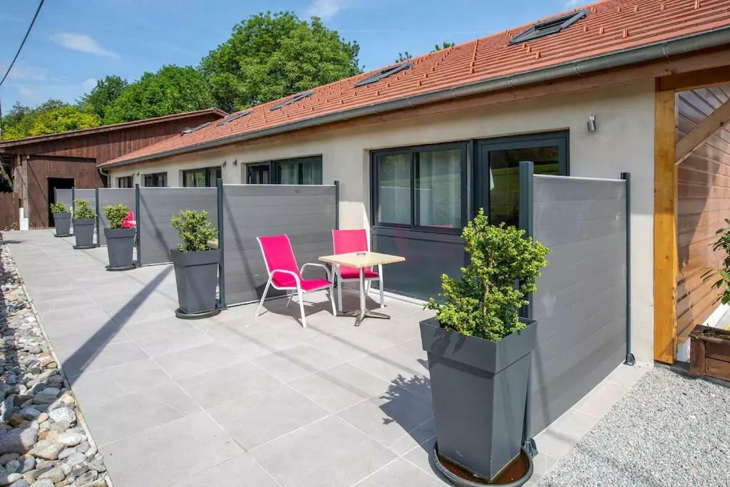 Domaine Des Ecuries - Appartements Meubles A טלואר מראה חיצוני תמונה